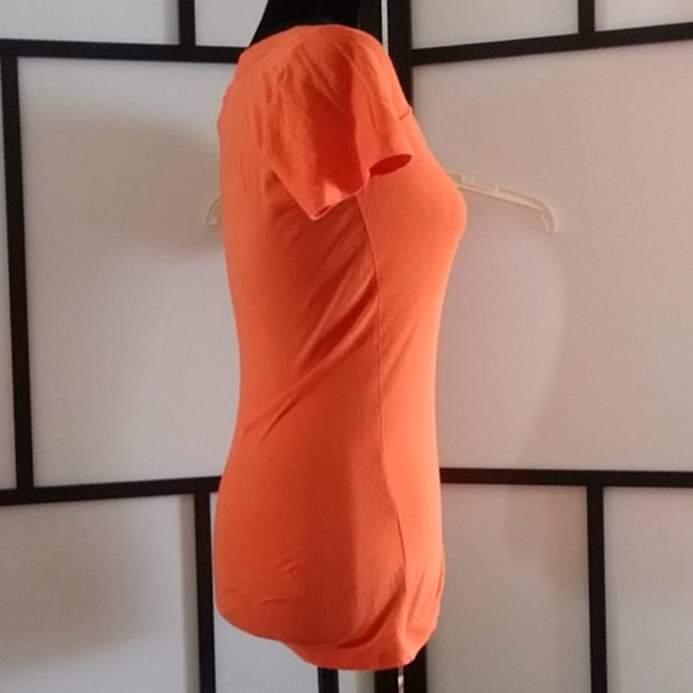 Orange V-neck - Picture 4 of 4
